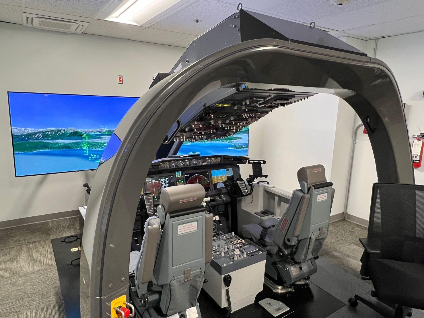 us-airline-deploys-new-level-5-flight-simulator-into-pilot-training