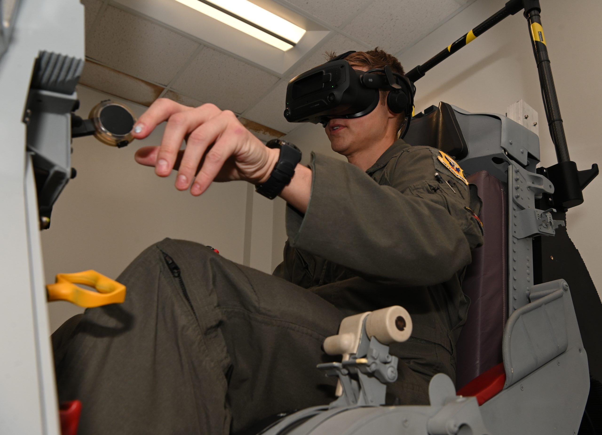 United States Air Force - Pilot Training AFM.aero