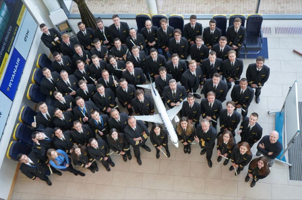 Ryanair - Pilot Training AFM.aero