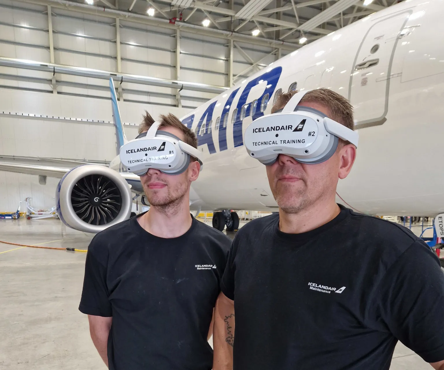 VRpilot - Icelandair - Pilot Training AFM.aero