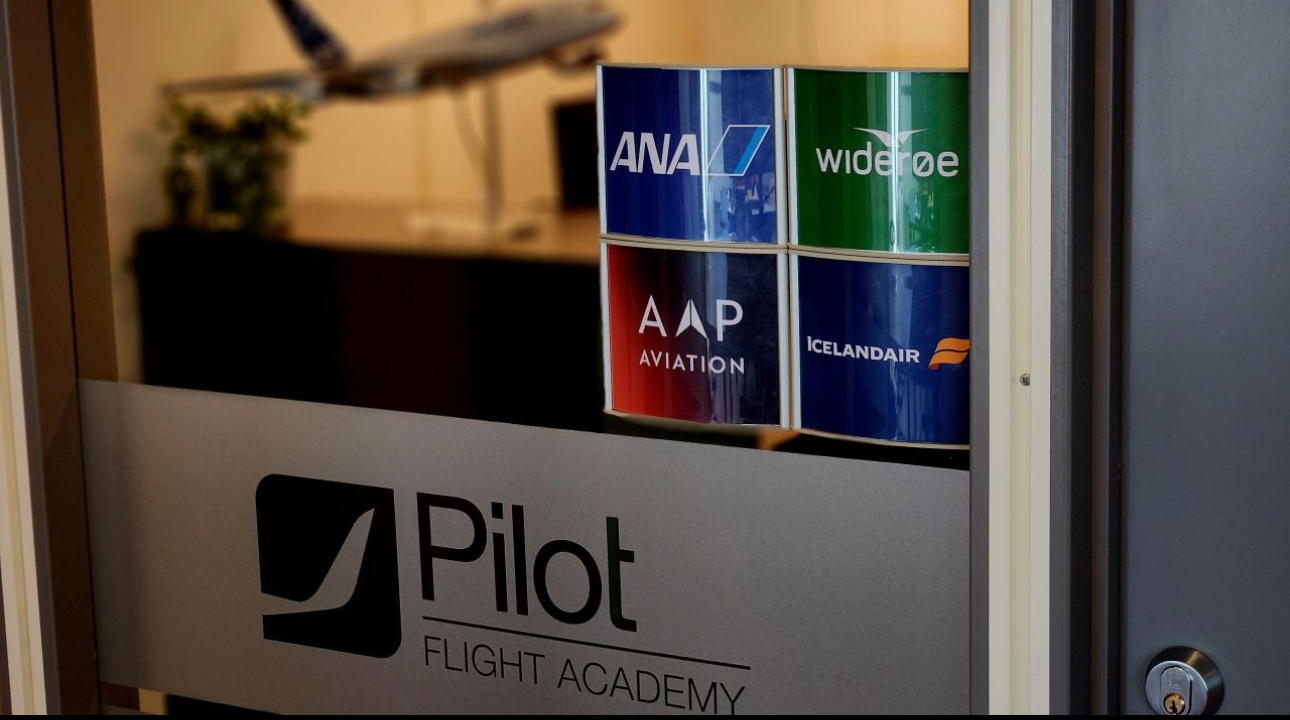 Pilot Flight Academy - Pilot Training AFM.aero