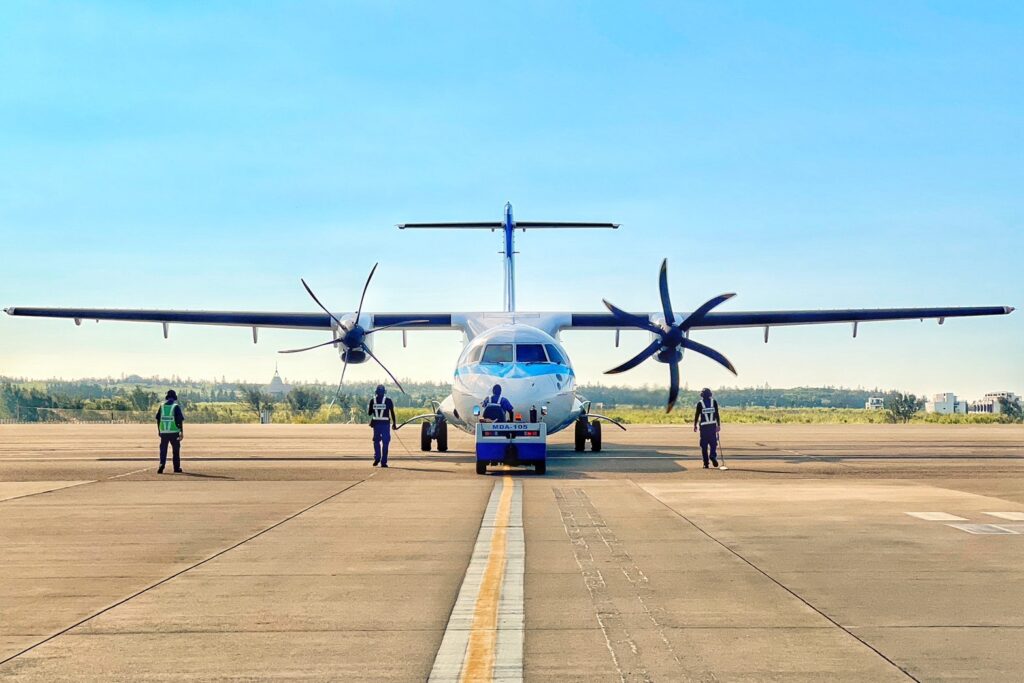 Mandarin-Airlines-ATR-turboprop-aircraft-1024x683-Pilot Training AFM.aero