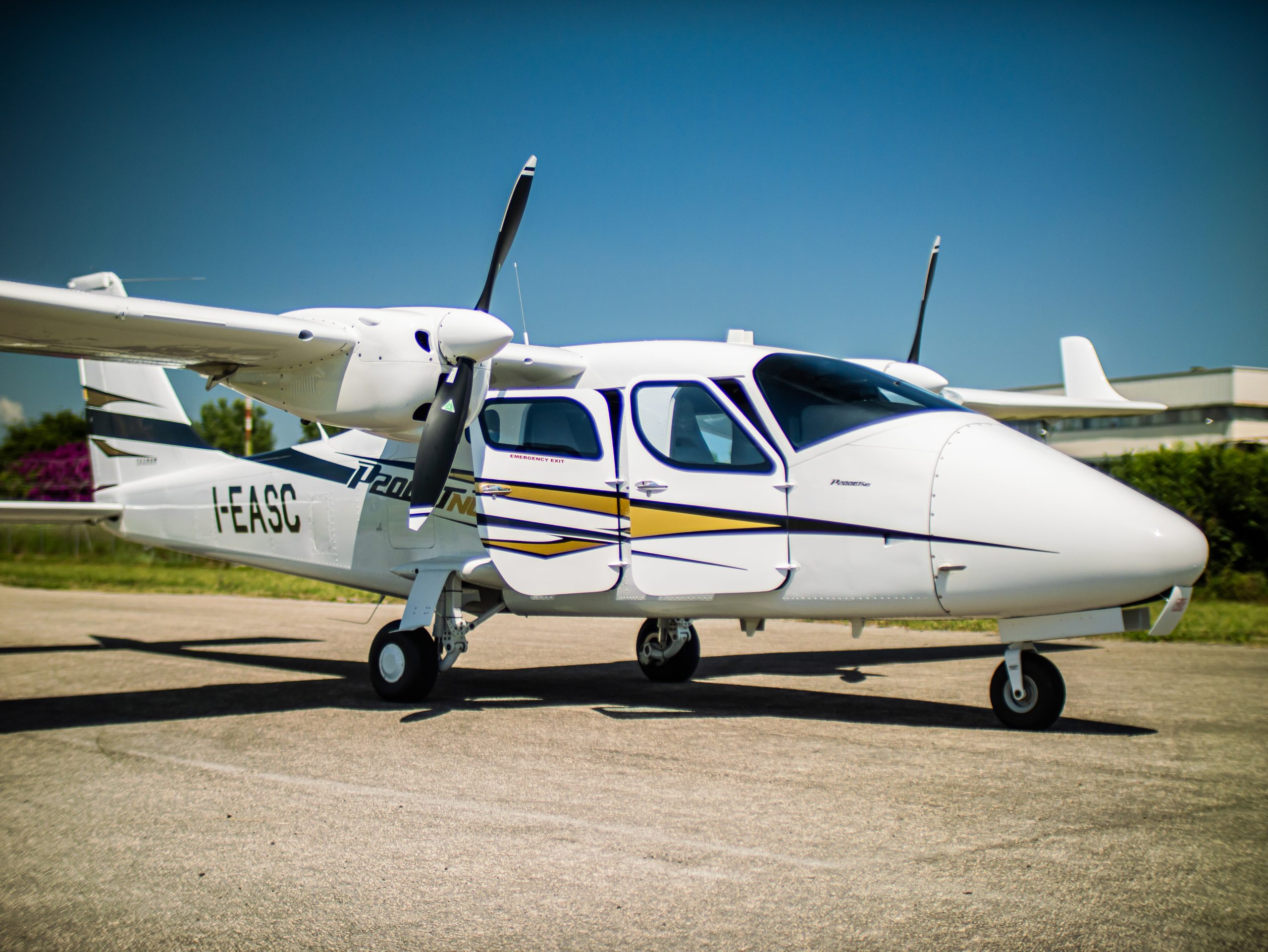 P2006T NG EXTERIOR_Pilot Training AFM.aero