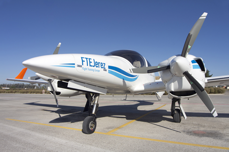FTEJerez Diamond Aircraft DA42 Pilot Training AFM