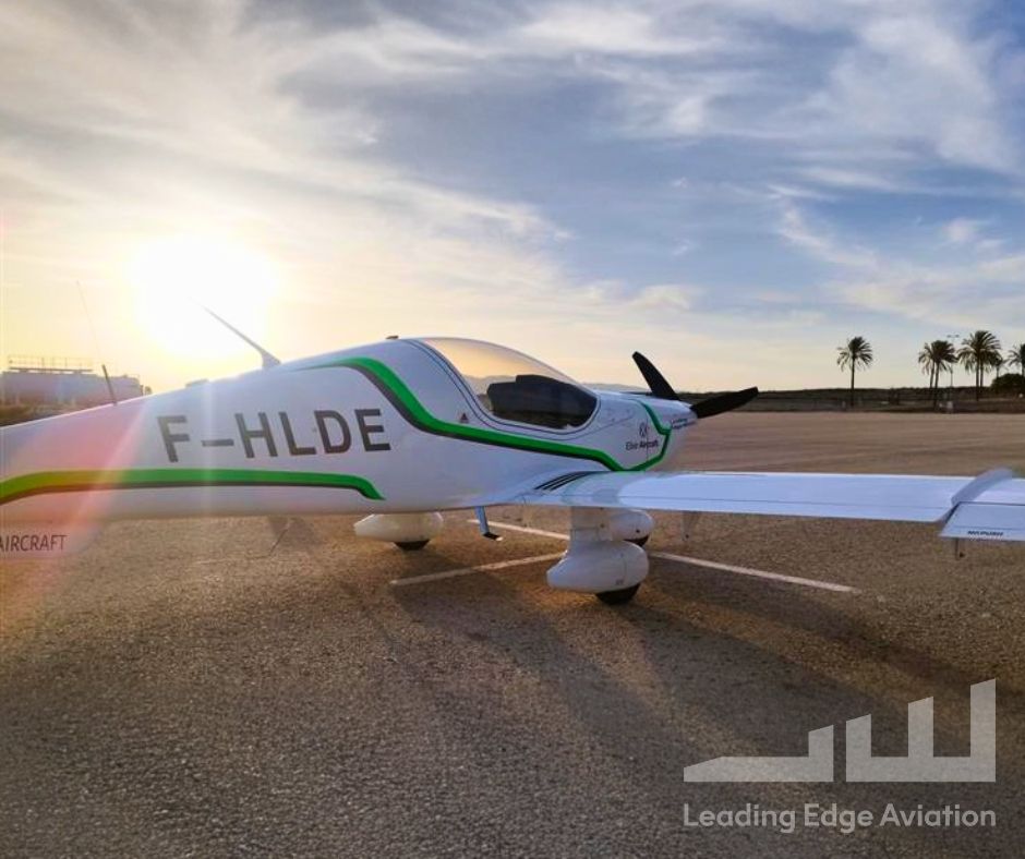 Leading Edge Aviation - Pilot Training AFM.aerox