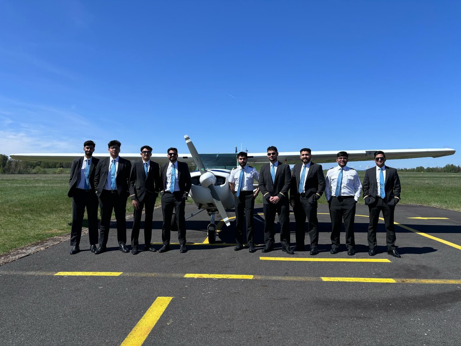 F Air - Pilot Training AFM.aero