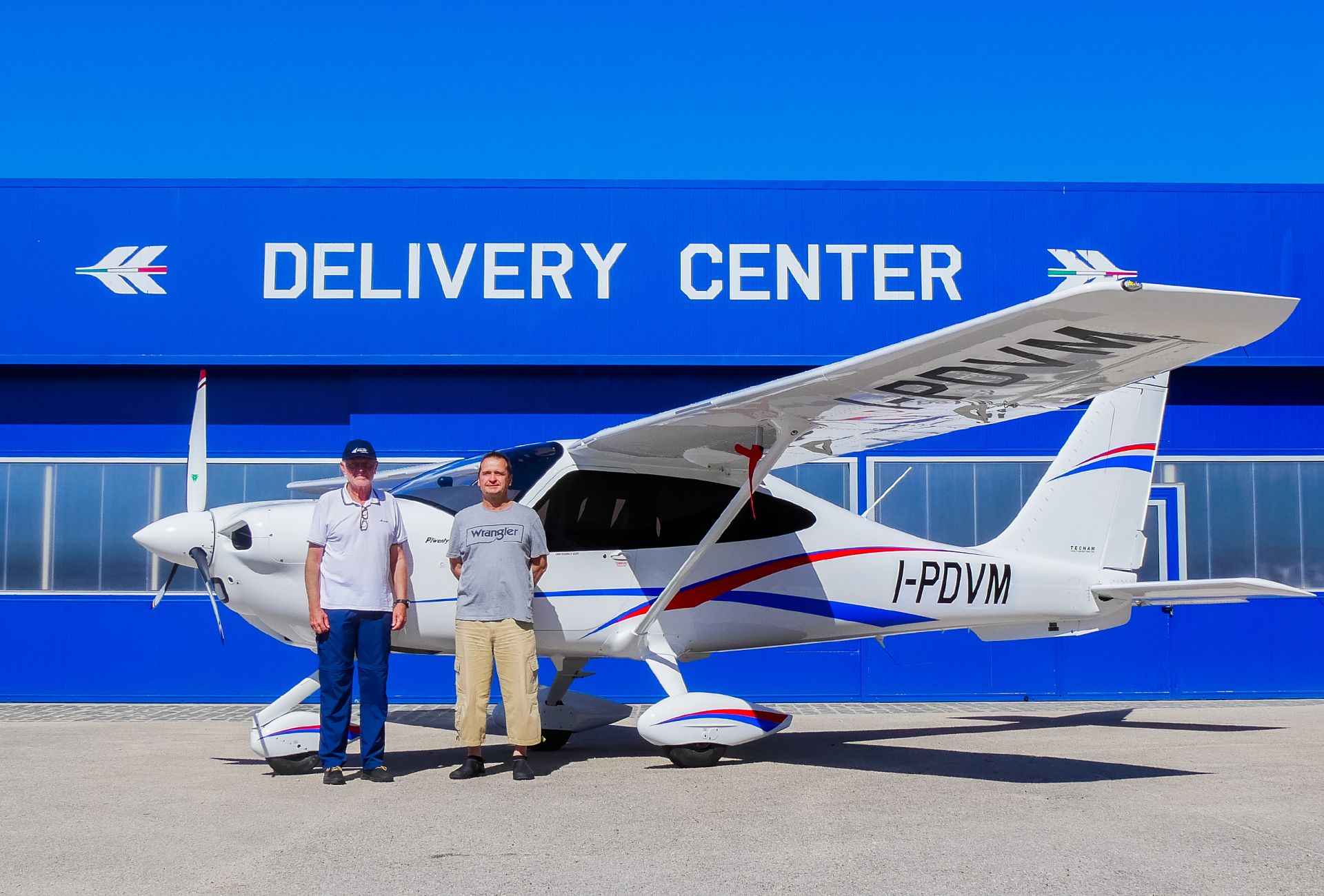 F Air - Pilot Training AFM.aero