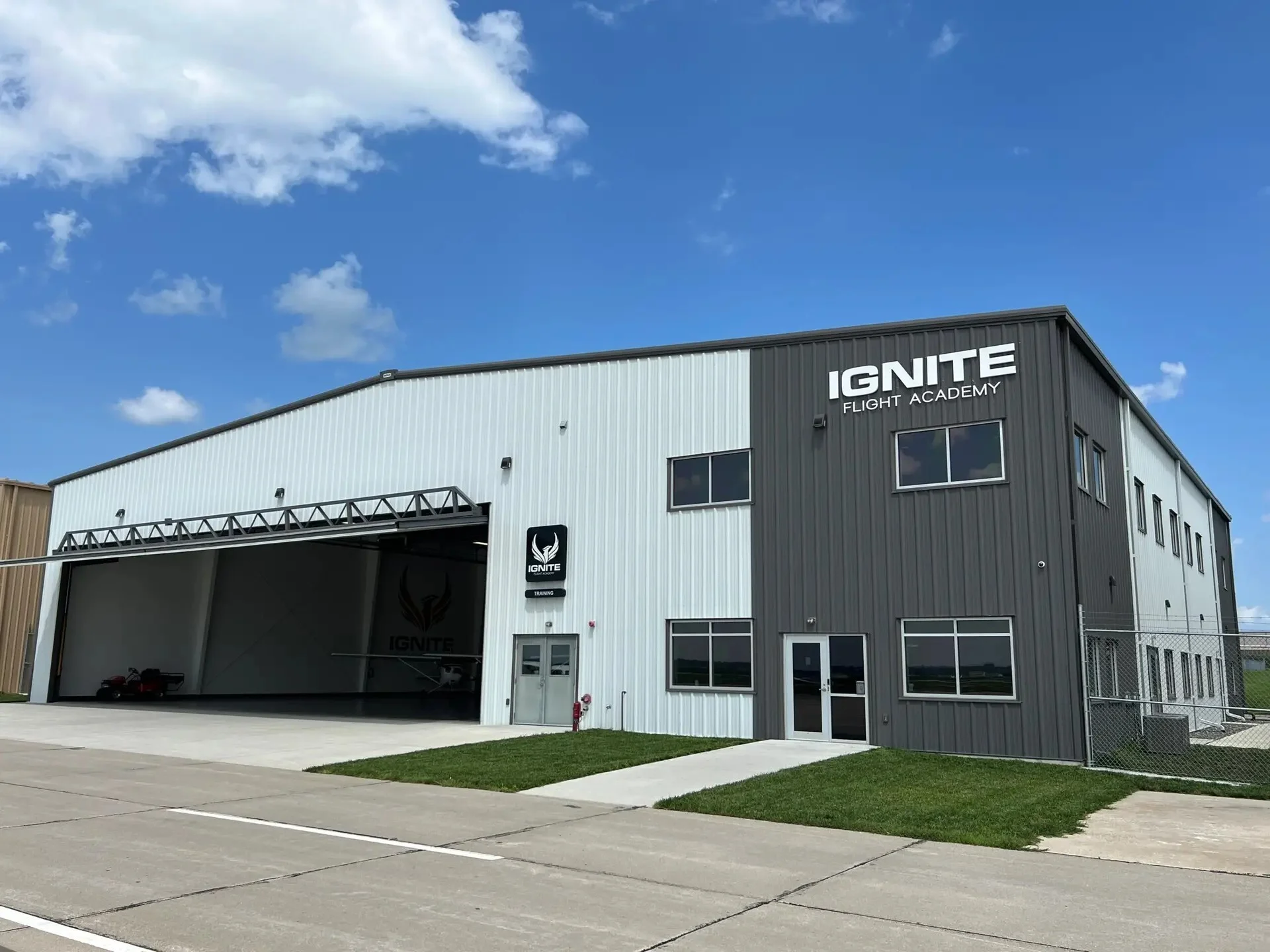 Flight Schedule Pro - Pilot Training AFM.aero