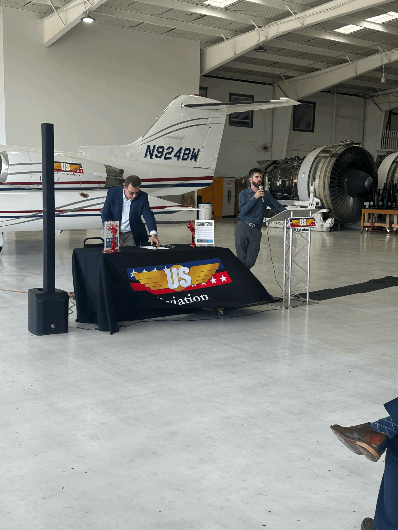 US Aviation Academy - Pilot Training AFM.aero