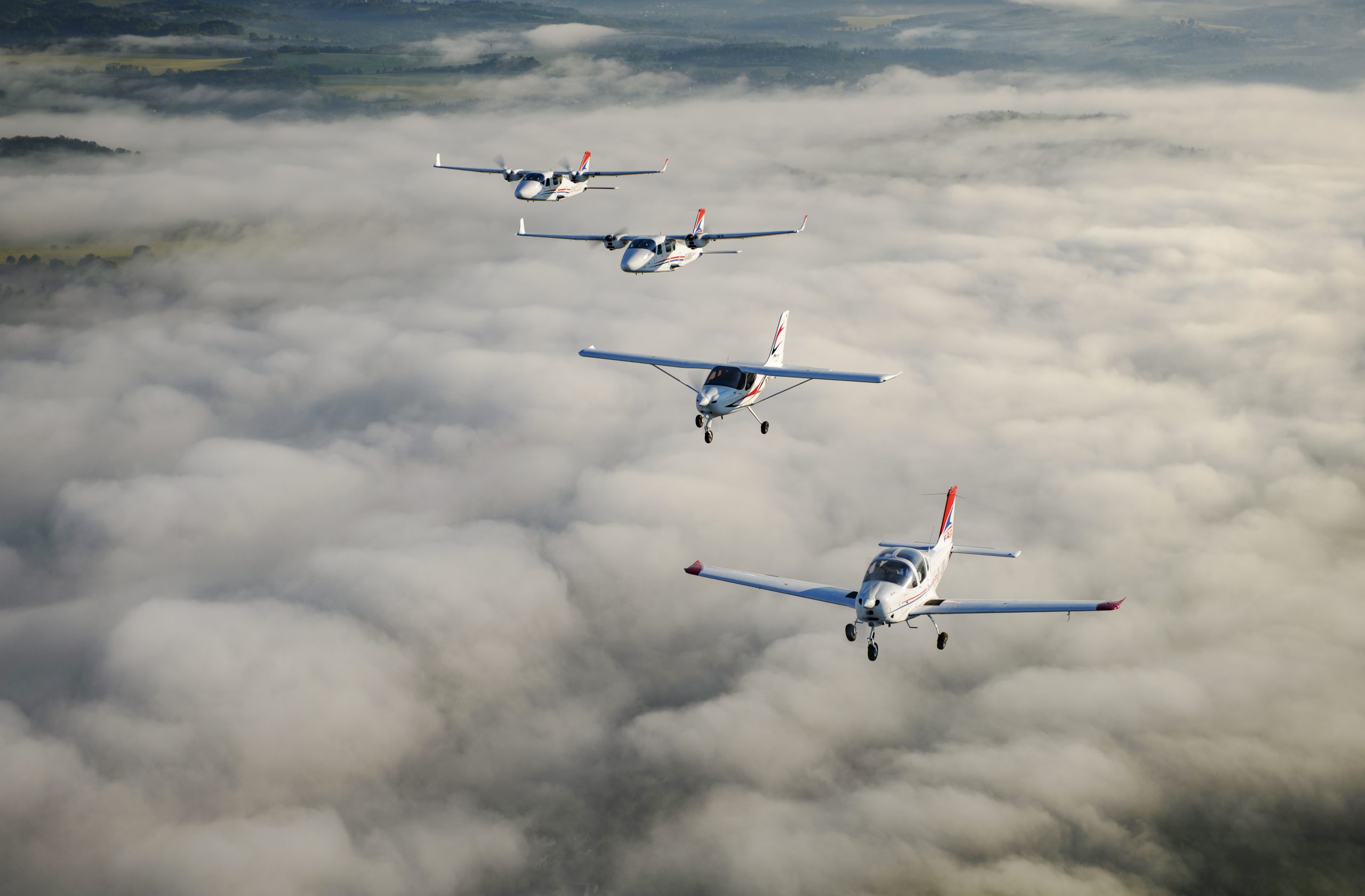 F Air - Pilot Training AFM.aero