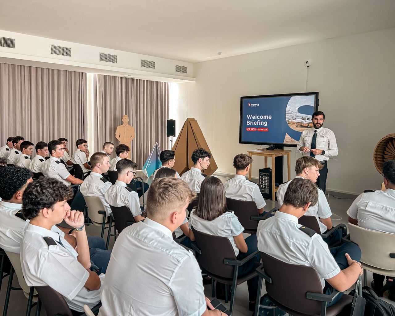 Sevenair Academy - Pilot Training AFM.aero