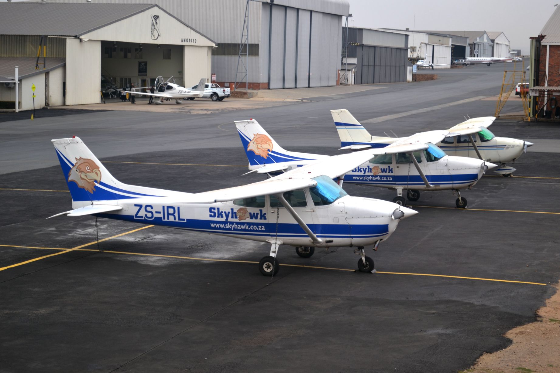 Skyhawk Aviation - Pilot Training AFM.aero