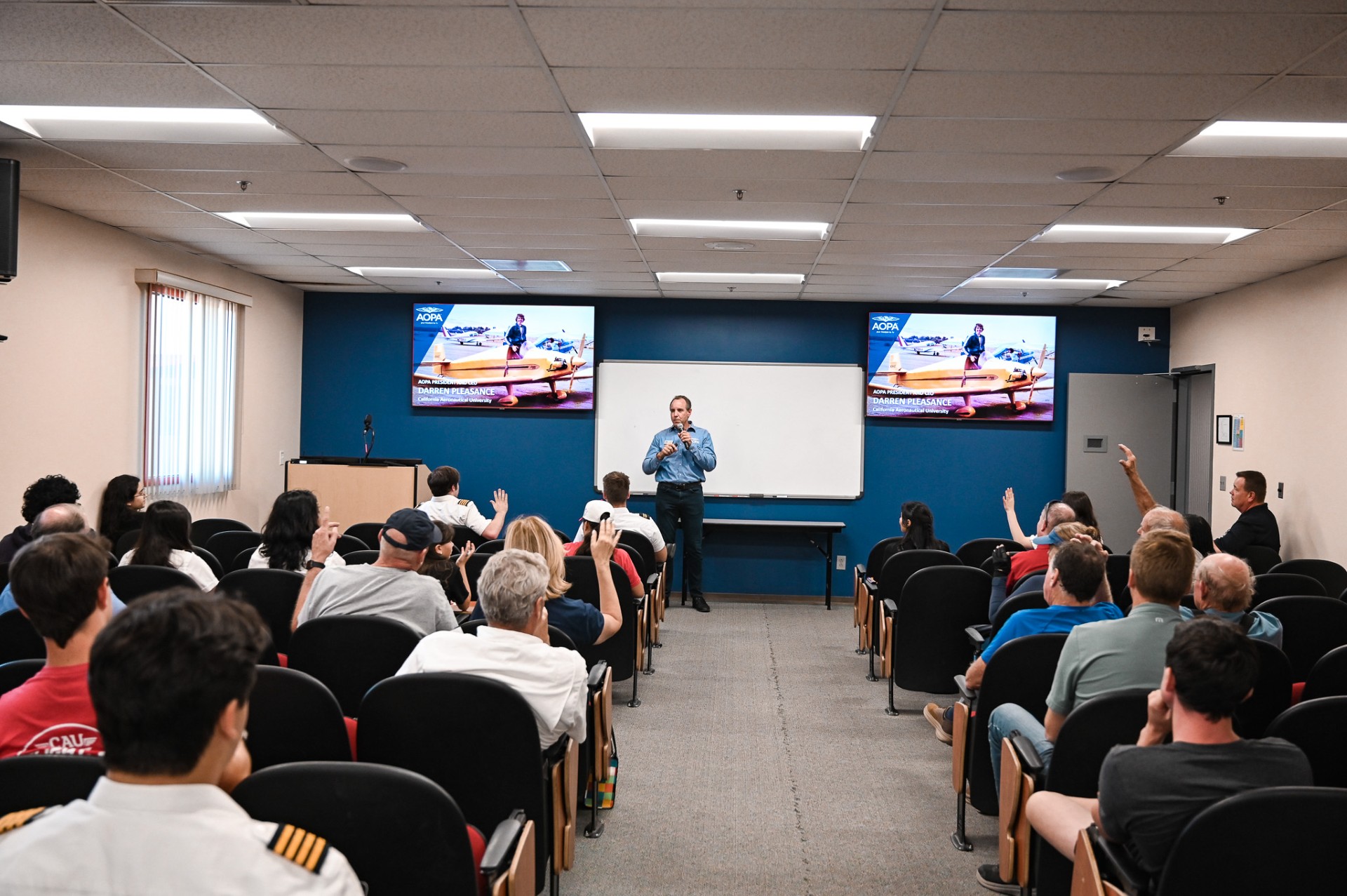 California Aeronautical University - Pilot Training AFM.aero
