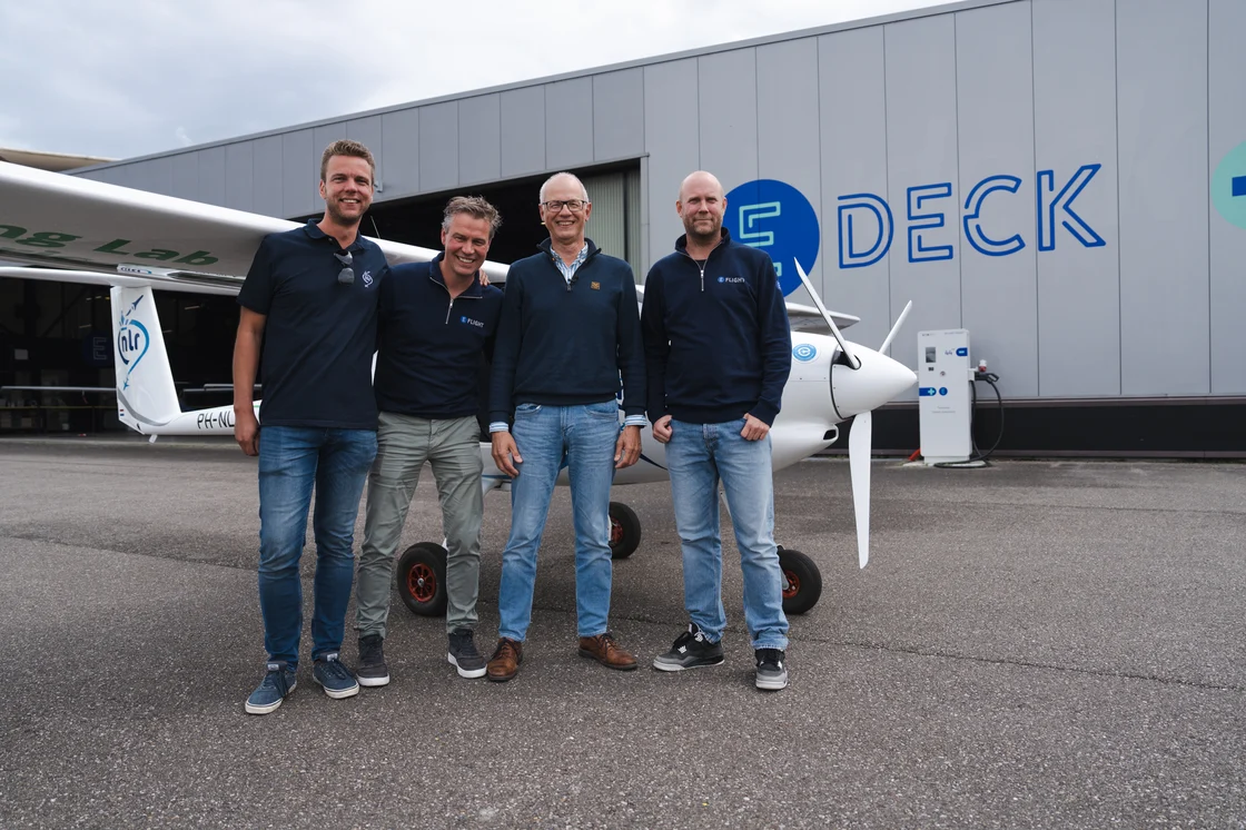 E-Flight Academy - Pilot Training AFM.aero