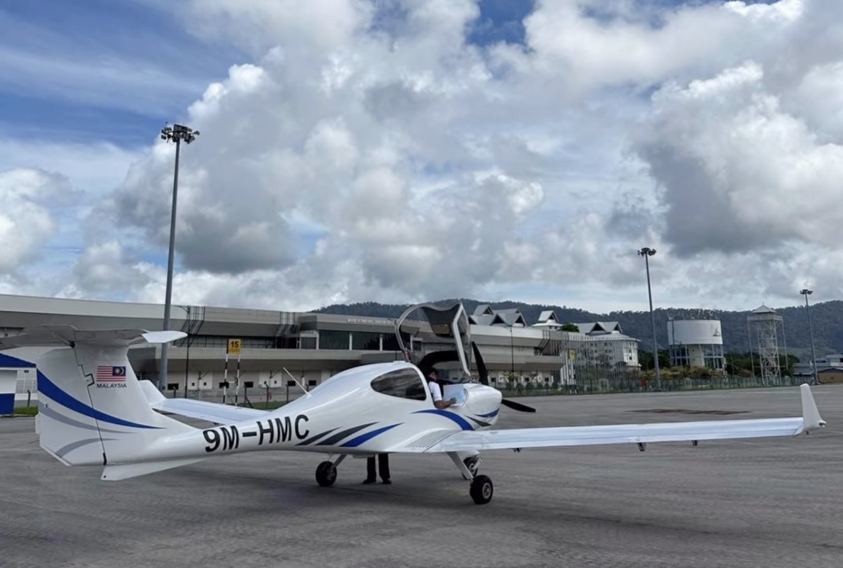 HM Aerospace - Pilot Training AFM.aero