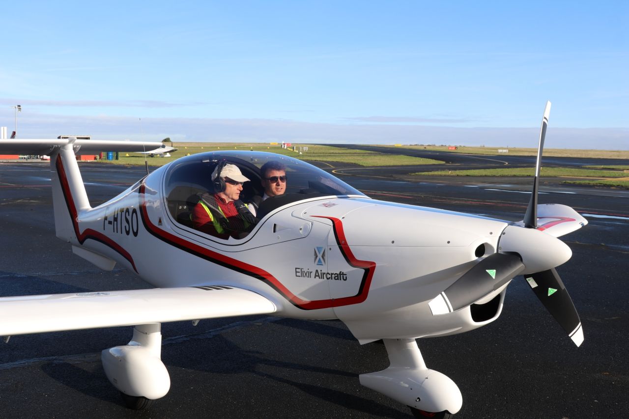 Elixir Aircraft_Air Europ Club_Pilot Training AFM.aero
